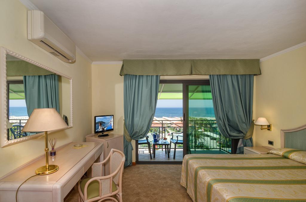Hotel Siesta Lido di Camaiore Exterior photo
